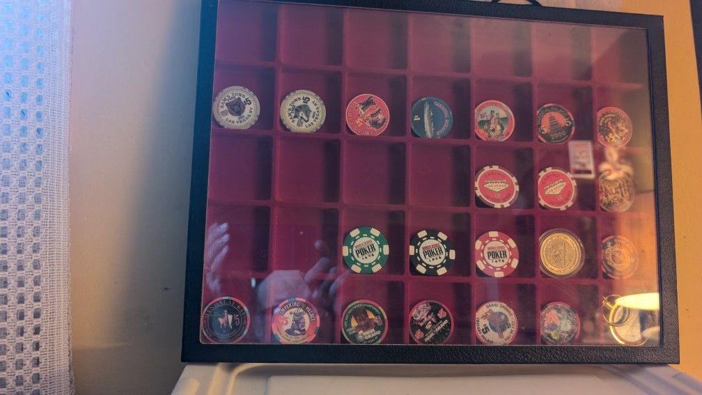 100.00 I'm Real Gambling Chips, Some Obsolete Hotels