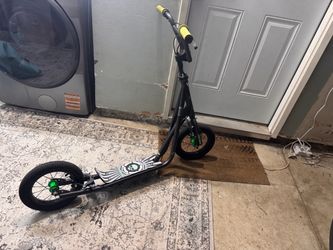 Mongoose scooter-green