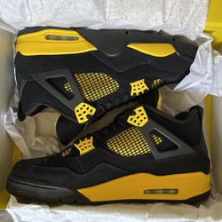 Jordan 4 Retro ‘Thunder’ (New, Size 12)
