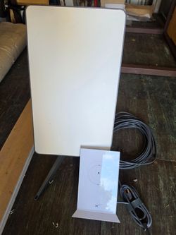 Starlink Satellite Dish with Router and Cable