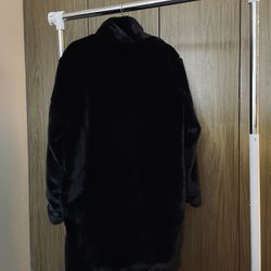 Upscale Long Fur Coat - Black