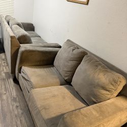 Muebles (couch)