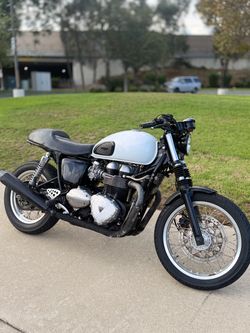 2009 TRIUMPH THRUXTON 900 CAFE RACER CLEAN TITLE