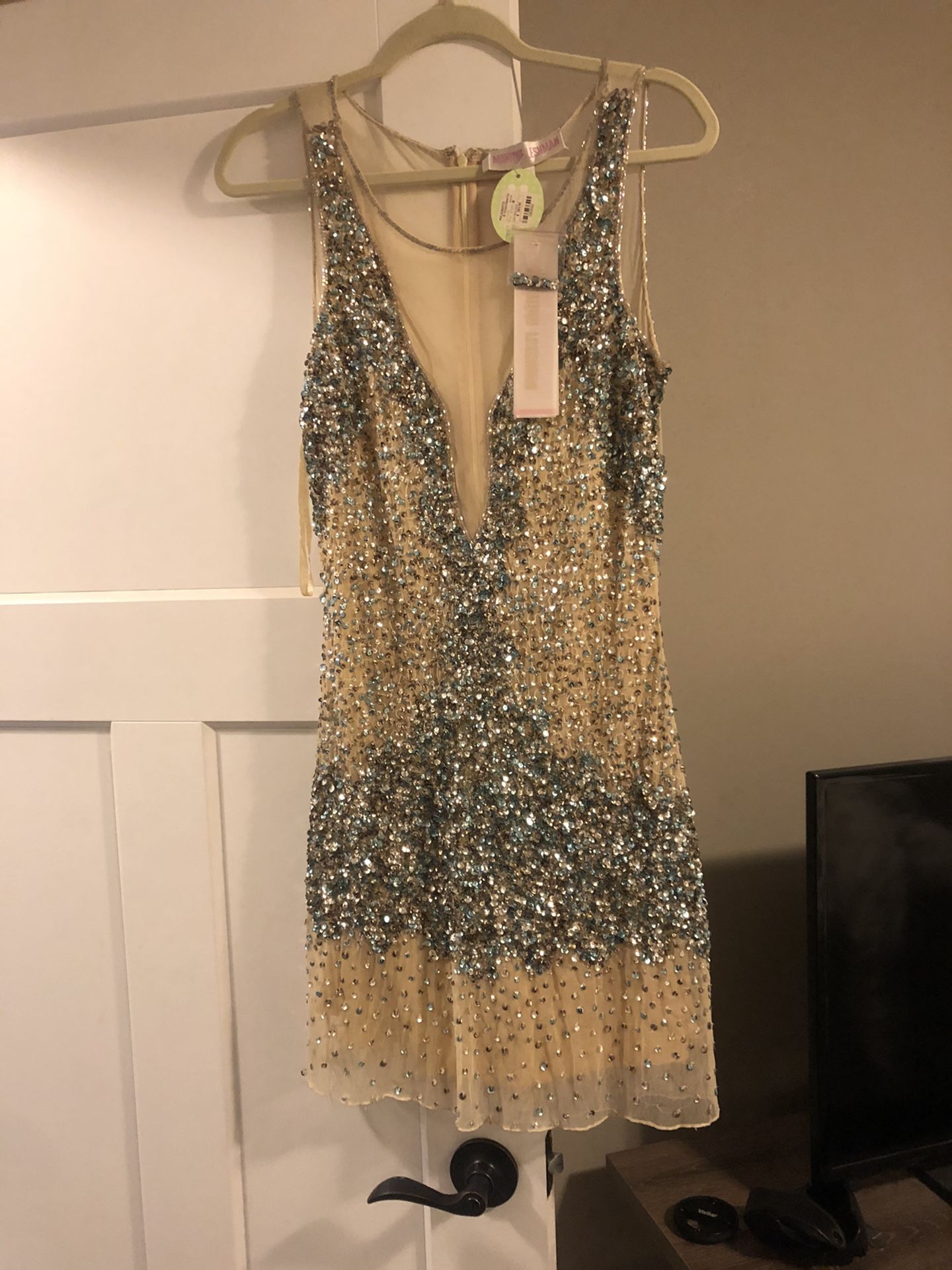 Party dress - Size medium - never worn with tags