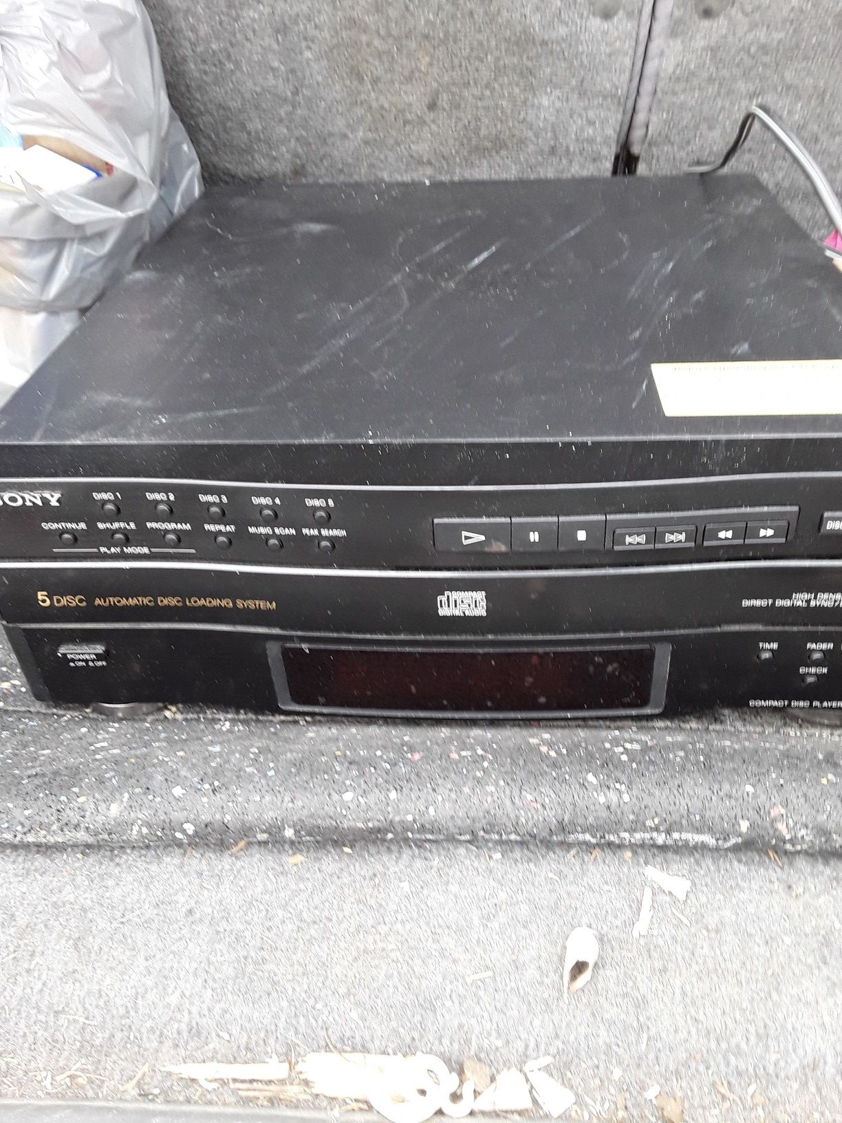 Sony 5 disc CD player $25