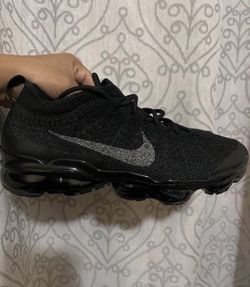 Black women vapormax 5.5 never used