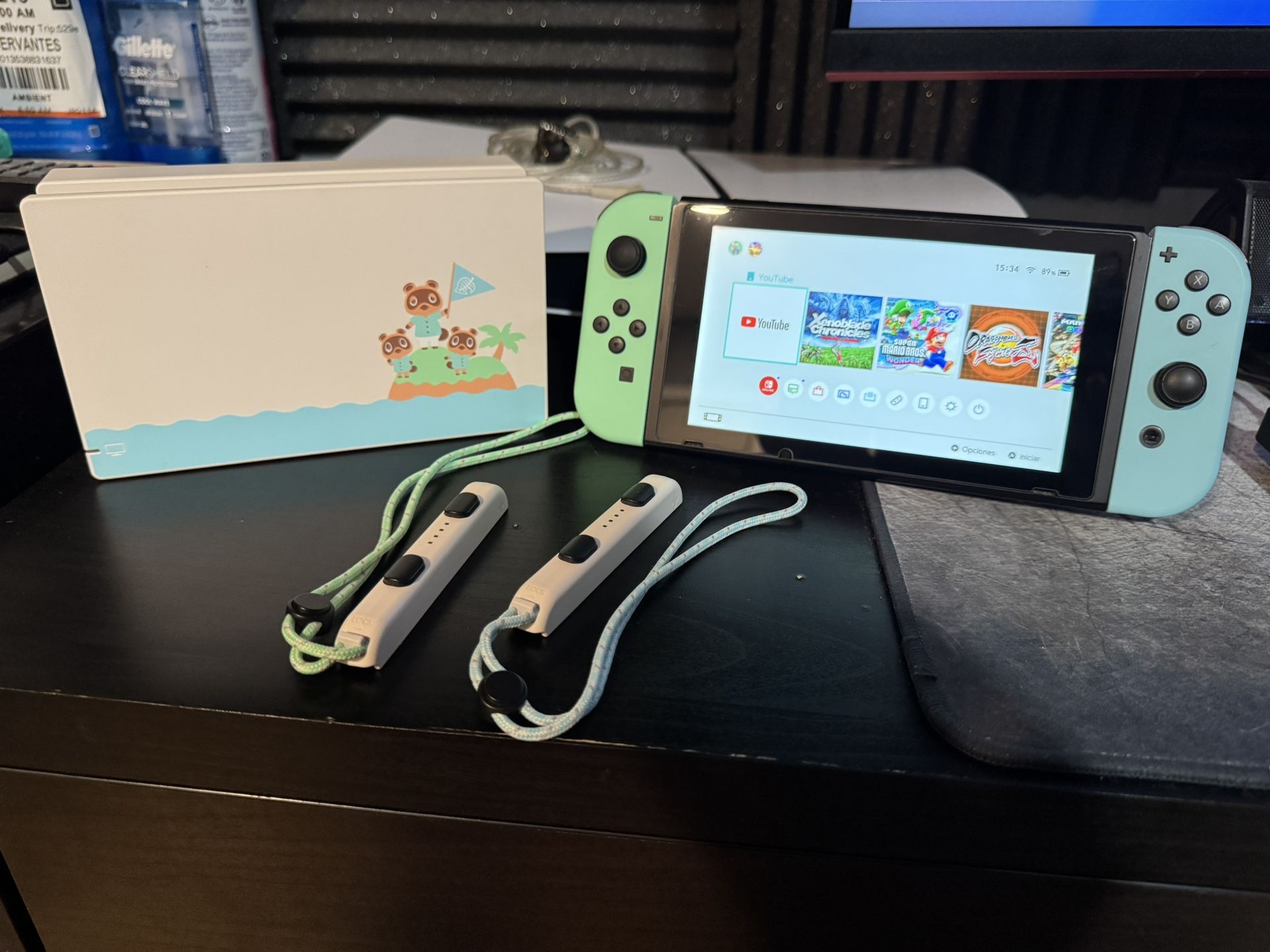 Nintendo Switch (2019) Animal Crossing Edition