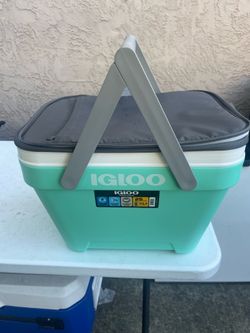 Igloo 25 QT Hard Sided Ice Chest Cooler, Green