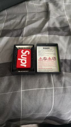 🔥 FOR SALE – Supreme x Zippo Lighter 🔥
