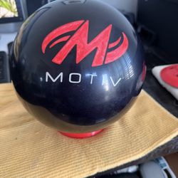 Motiv Nebula 14lb bowling ball RH