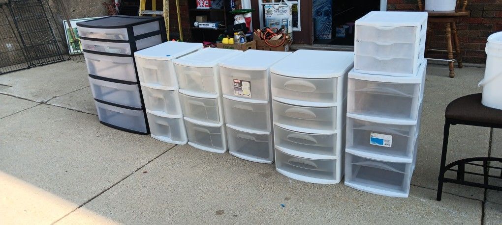 7 Plastic Organizers 