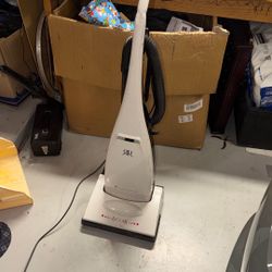 Riccar Vibrance Upright Vacuum Model R20e 