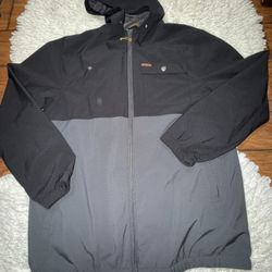 VOYAGER MEN'S WINDWEAR WIND/WATER RESISTANT JACKET(BLACK/GRAY, L )  Very good condition