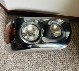 Freightliner centuri headlight driver side