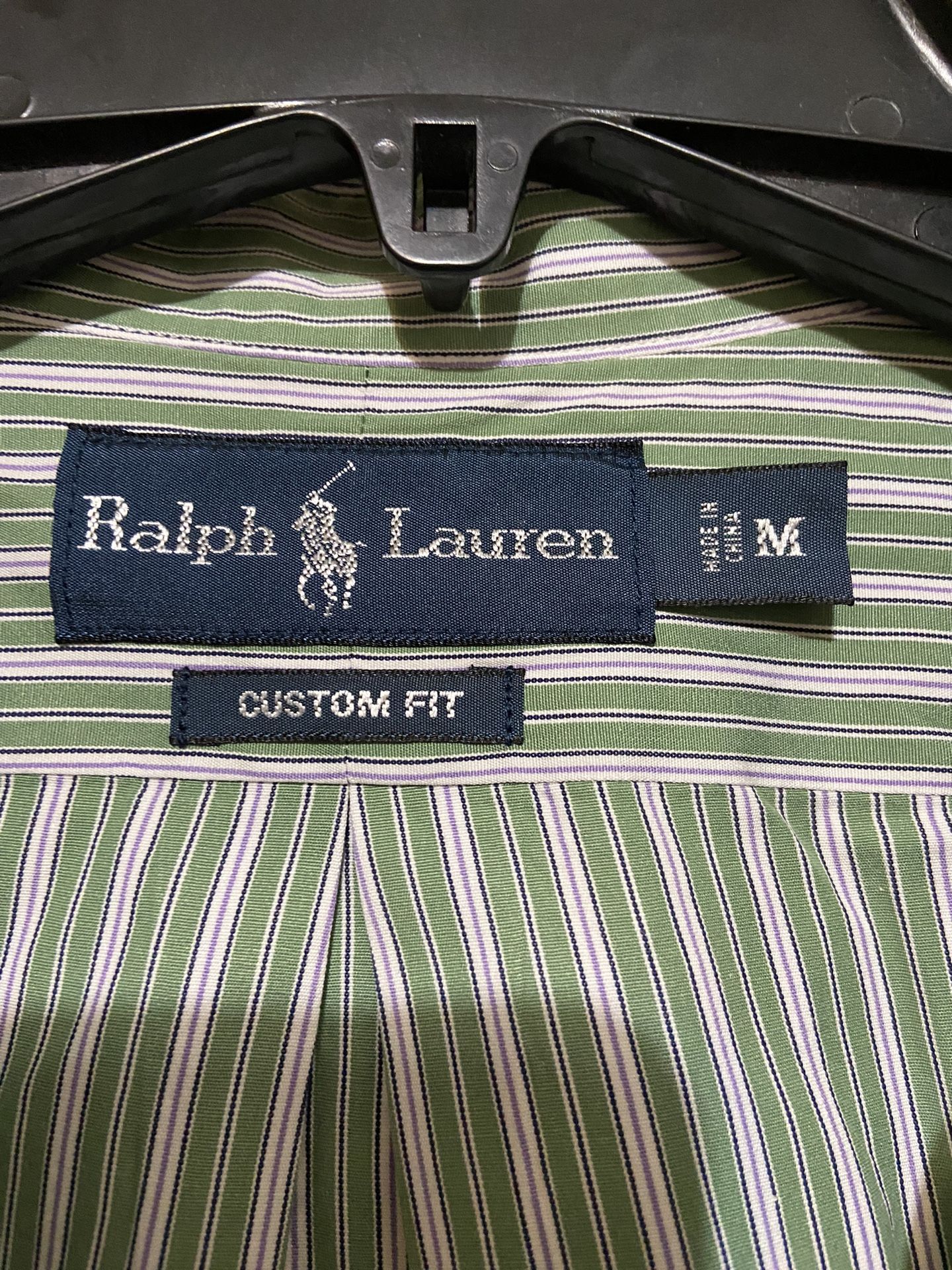Ralph Lauren Men Custom fit Buttons Down Shirt /Medium