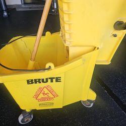Yellow Mop bucket   with 7 Head  replacement 