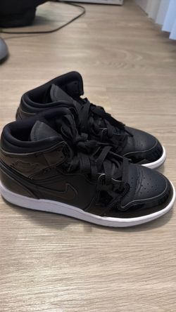 Black Air Jordan 1 Mids