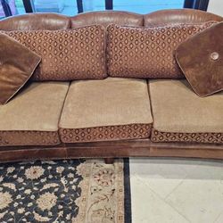 Rustic Shadow Mountain Leather Couch – Great Condition – Western Style