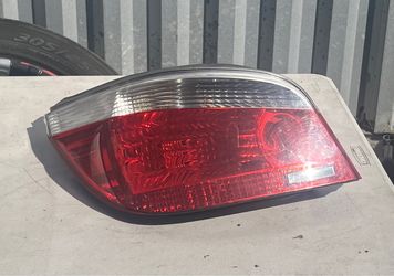 2007-2010 BMW E60 5 SERIES LEFT SIDE TAIL LIGHT OEM