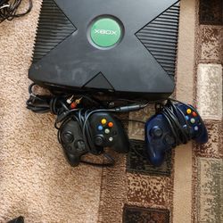 XBOX GAME CONSOLE