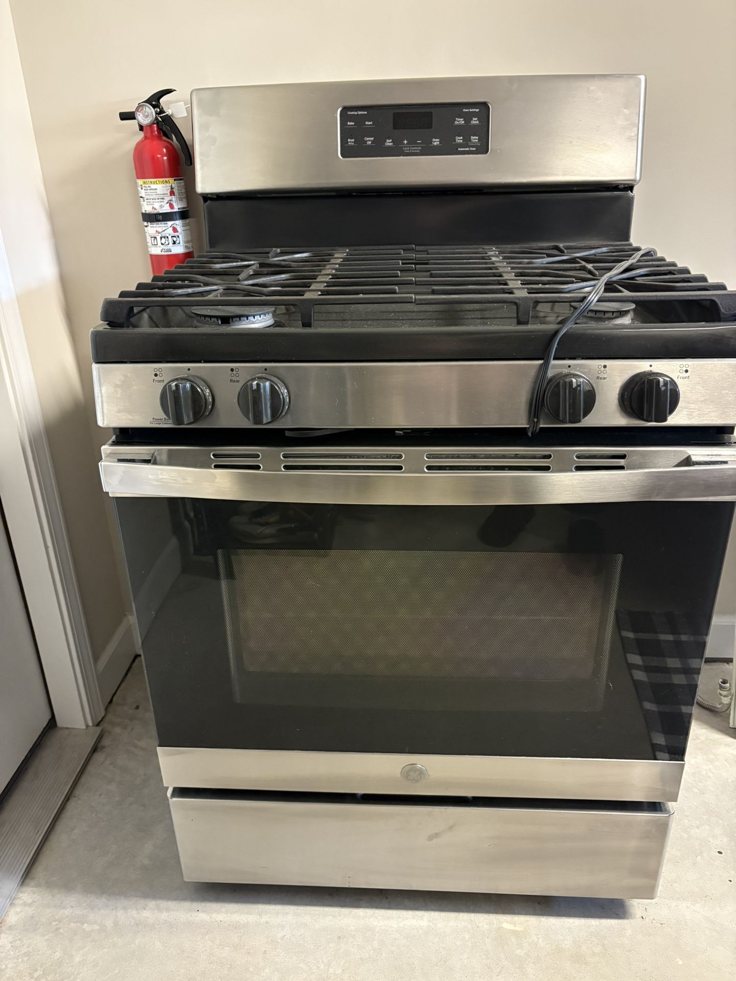 GE Gas Range in Excellent Condition!