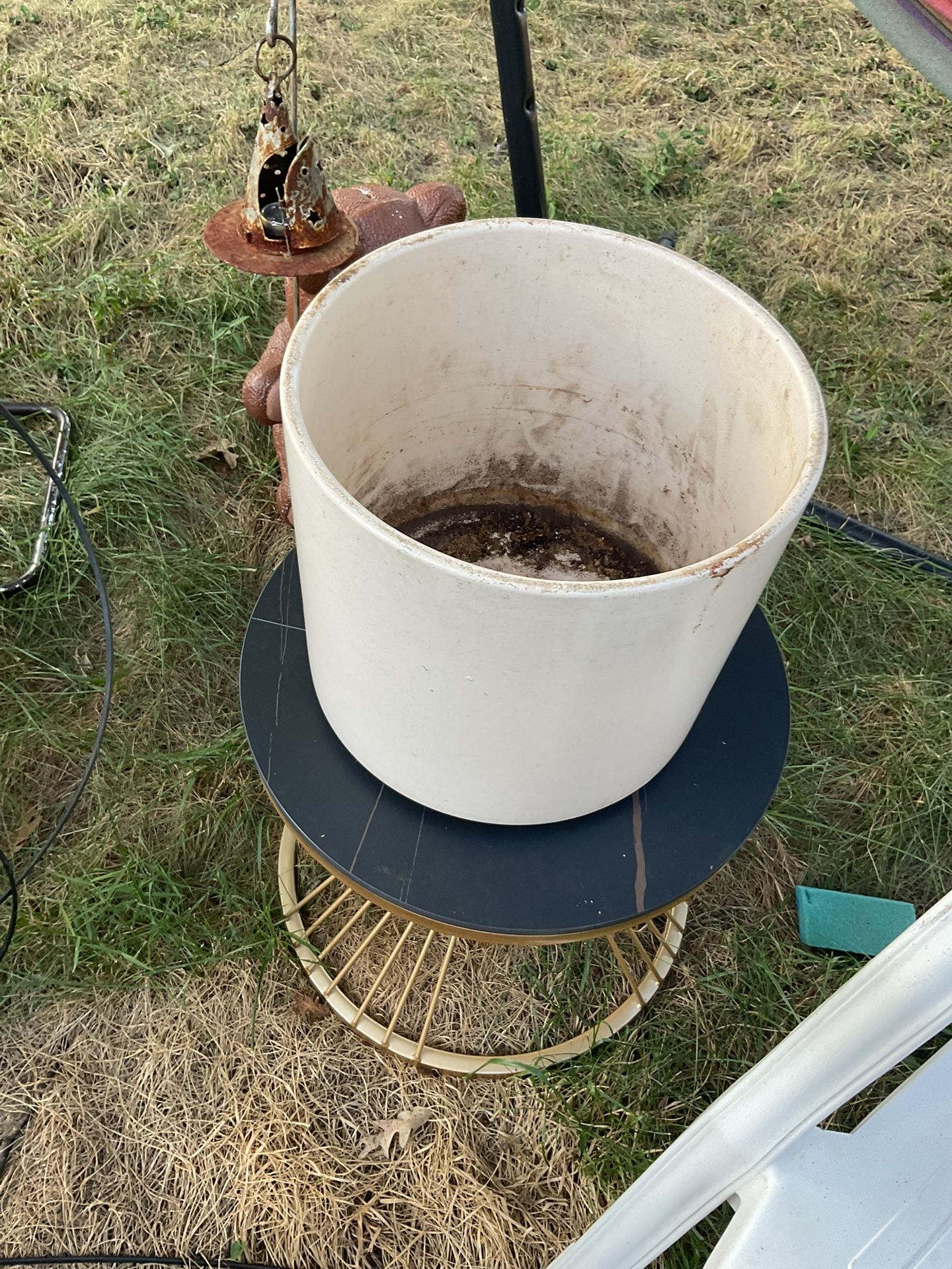 A Nice Table With A Heavy Plant Pot, In Good Condition (NO SHIPPING)