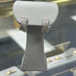Earring Withe Gold w/Diamond 18k / 8.9G / 1,699$ 