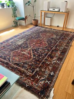 Vintage antique 1960’s Persian Shiraz woven area rug 7 x 10