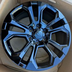 2025 CHEVY SILVERADO 1500 RIMS OEM NEW......( 20" INCH )

