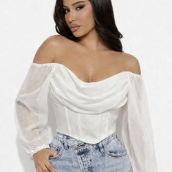 White blouse (medium/large)