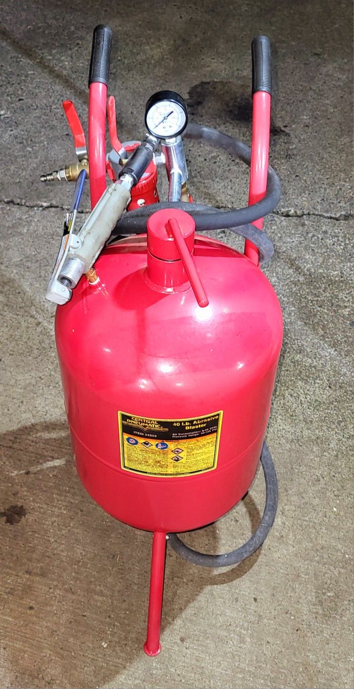 HARBOR FREIGHT CENTRAL PNEUMATIC 40 LB ABRASIVE BLASTER WITH UPGRADED DEADMAN VALVE / NOZZLE