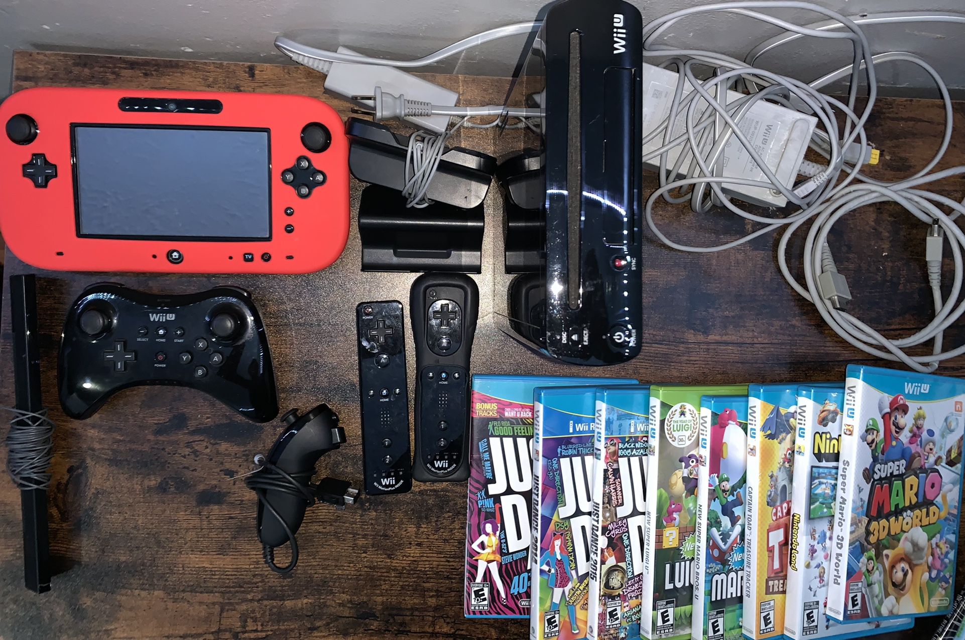 Nintendo Wii U Console Bundle with over 6000 games & MORE! for Sale in New  York, NY - OfferUp