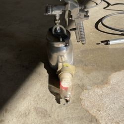 Graco Model 700 spray gun, Binks Canister, AMFLO 2020A 150 psi Reservoir