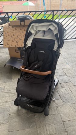 Nuna pipa carseat  and Nuna Tavo stroller