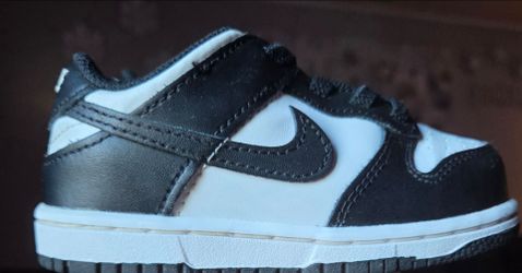 Nike Dunk Low
Baby/Toddler Shoes Size 8