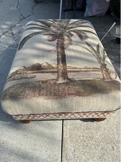 BEAUTIFUL OTTOMAN AND BEAUTIFUL DESIGN