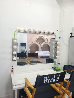 Vanity Mirror Setup