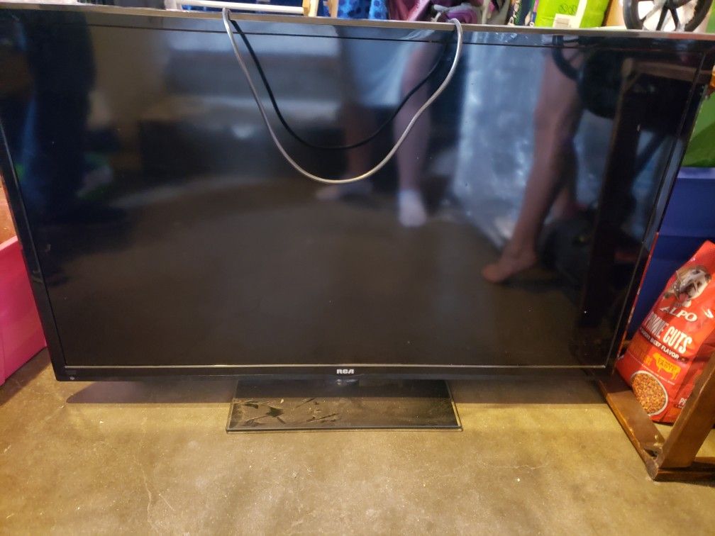 Rcr 48 inch TV