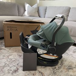 UppaBaby ARIA lightweight infant car seat