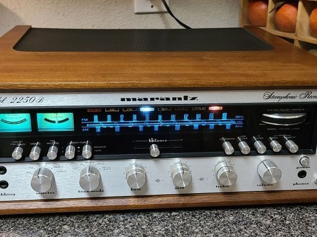 Marantz 2250B Receiver