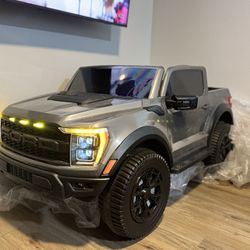 Huffy Ford F-150 Raptor Battery Ride-on Toy Truck 