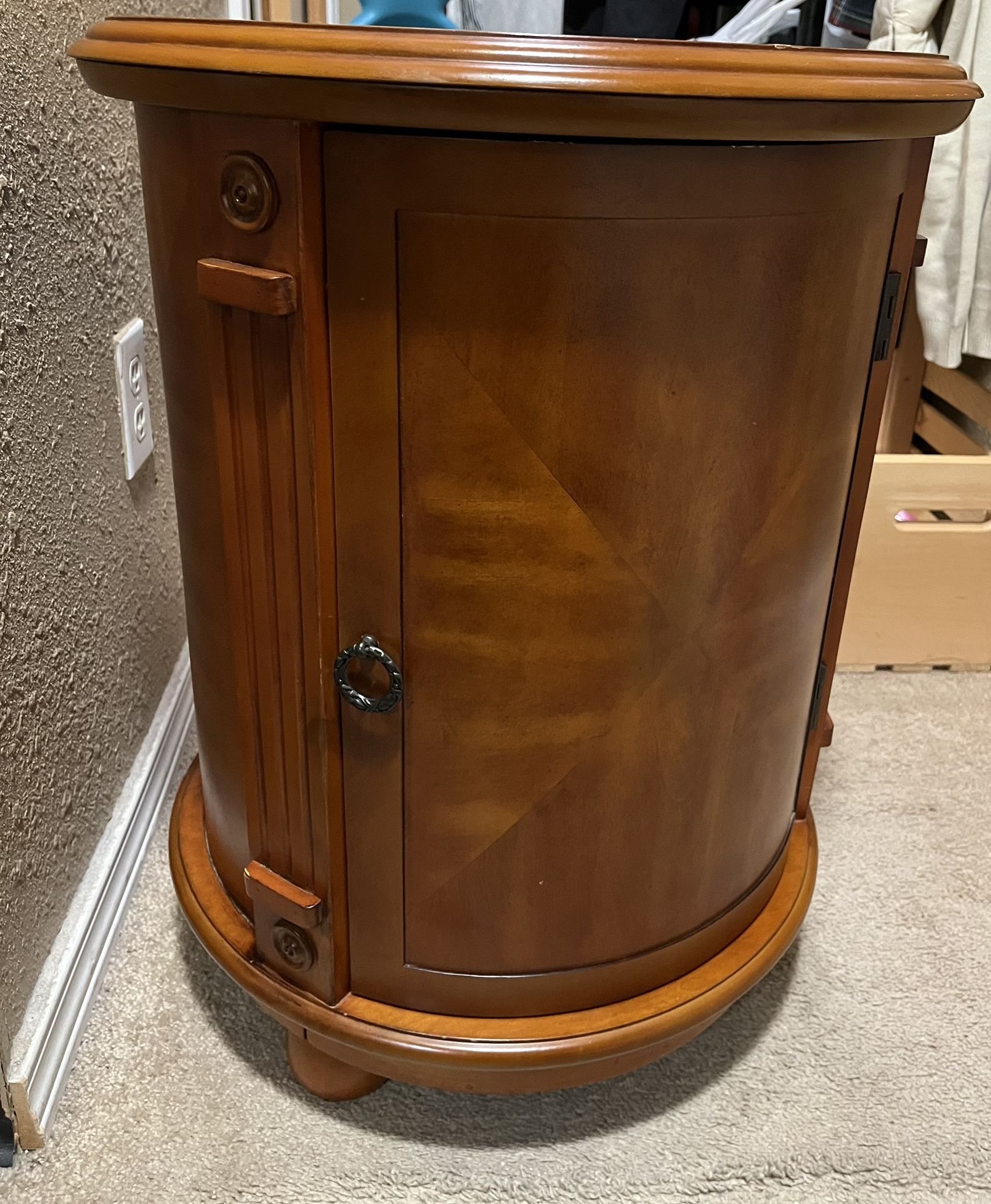 Neoclassical Round Drum Wood End Table With Storage