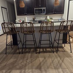 SMOKIN DEAL Set of 4 bar height bar stools