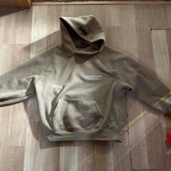 Essentials Size small NO TRADES