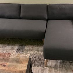 Kardiel Dark Grey Sectional 