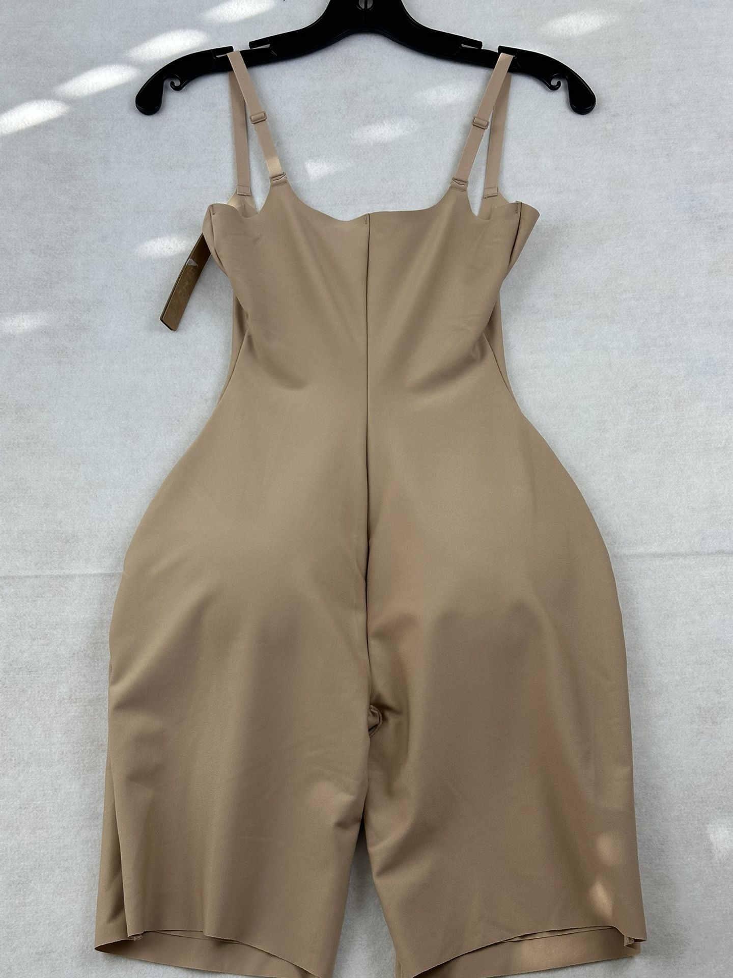 Skims Medium Body Butt Lifting Open Bust Bodysuit NWT Clay