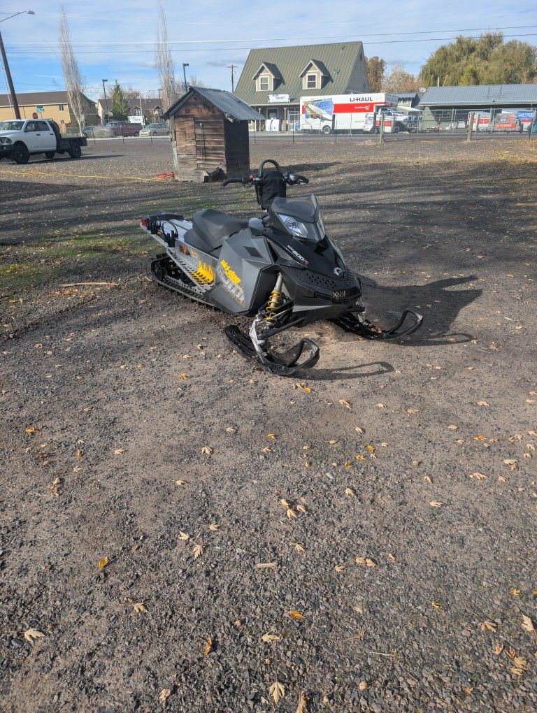 2008 Ski-doo 800 summit xp