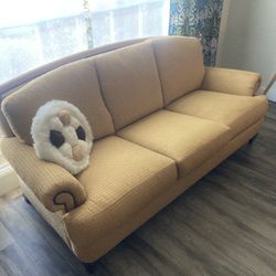 Really Comfey Ethan Allen Couch