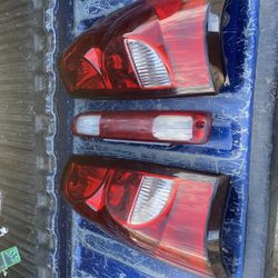 2003-2006 Chevy Silverado Taillight Housings