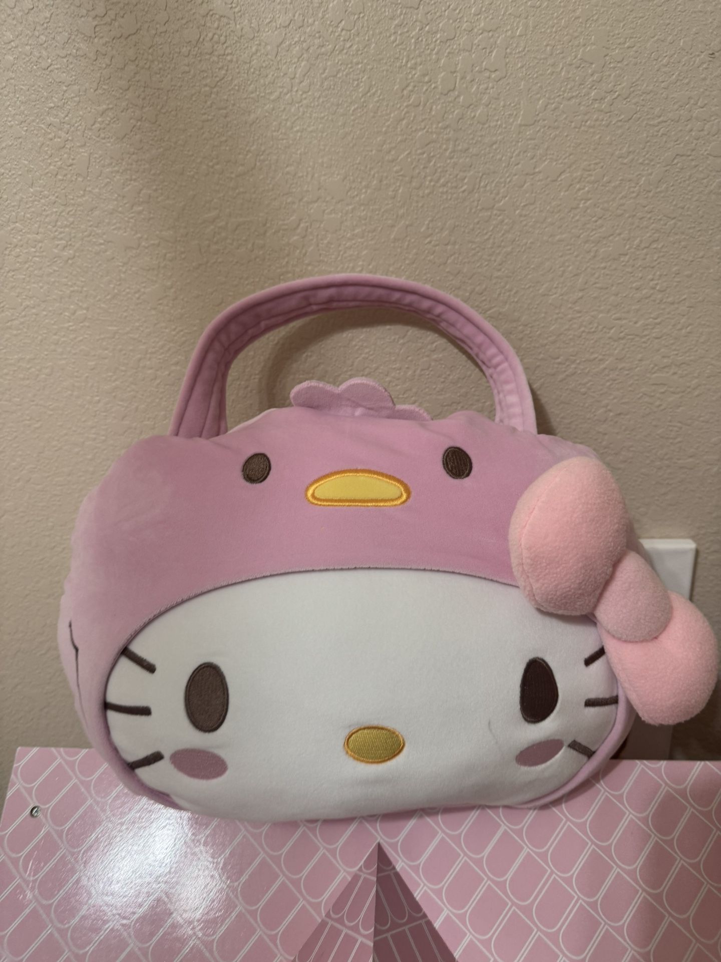 Hello kitty basket